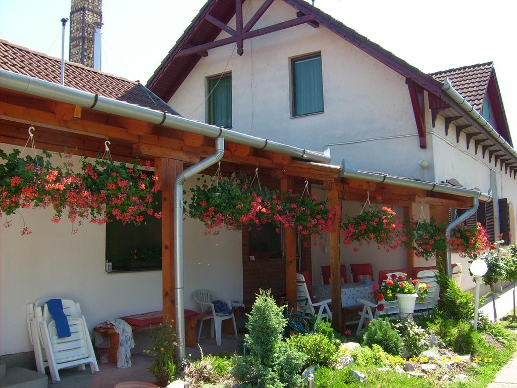 Anna Báthory Apartmanház Hajdúszoboszló Esterno foto