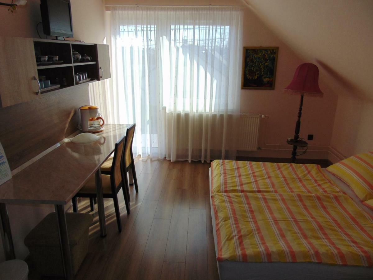 Anna Báthory Apartmanház Hajdúszoboszló Esterno foto